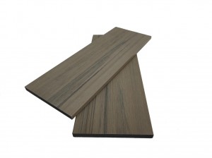 Traditioneller Zaun aus Alu-Lamellen hohl 143×13, massiv 67×15 96×11 112×9,5 für die Außendekoration