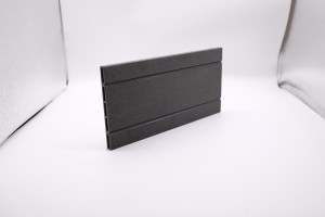 Traditioneller Zaun aus Alu-Lamellen hohl 143×13, massiv 67×15 96×11 112×9,5 für die Außendekoration