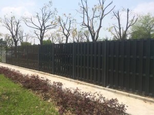 Pannello per recinzione tradizionale da giardino privato con doghe in alluminio B cavo 115X10mm all'ingrosso